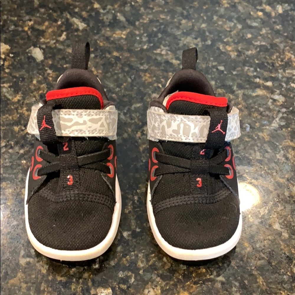 Nike Air Jordan’s baby 4c